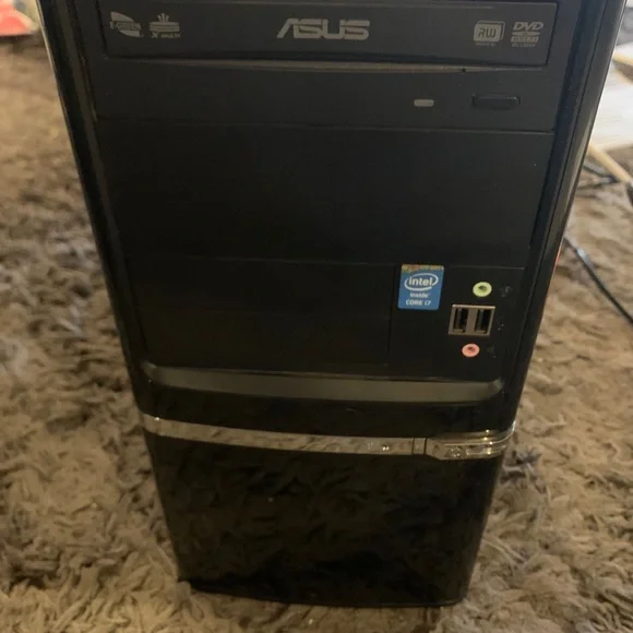 Desktop computer - Picture 2 of 2